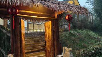 المنشأة من الخارج