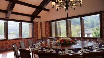 Banquet hall