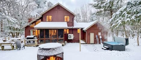 Tina de hidromasaje al aire libre