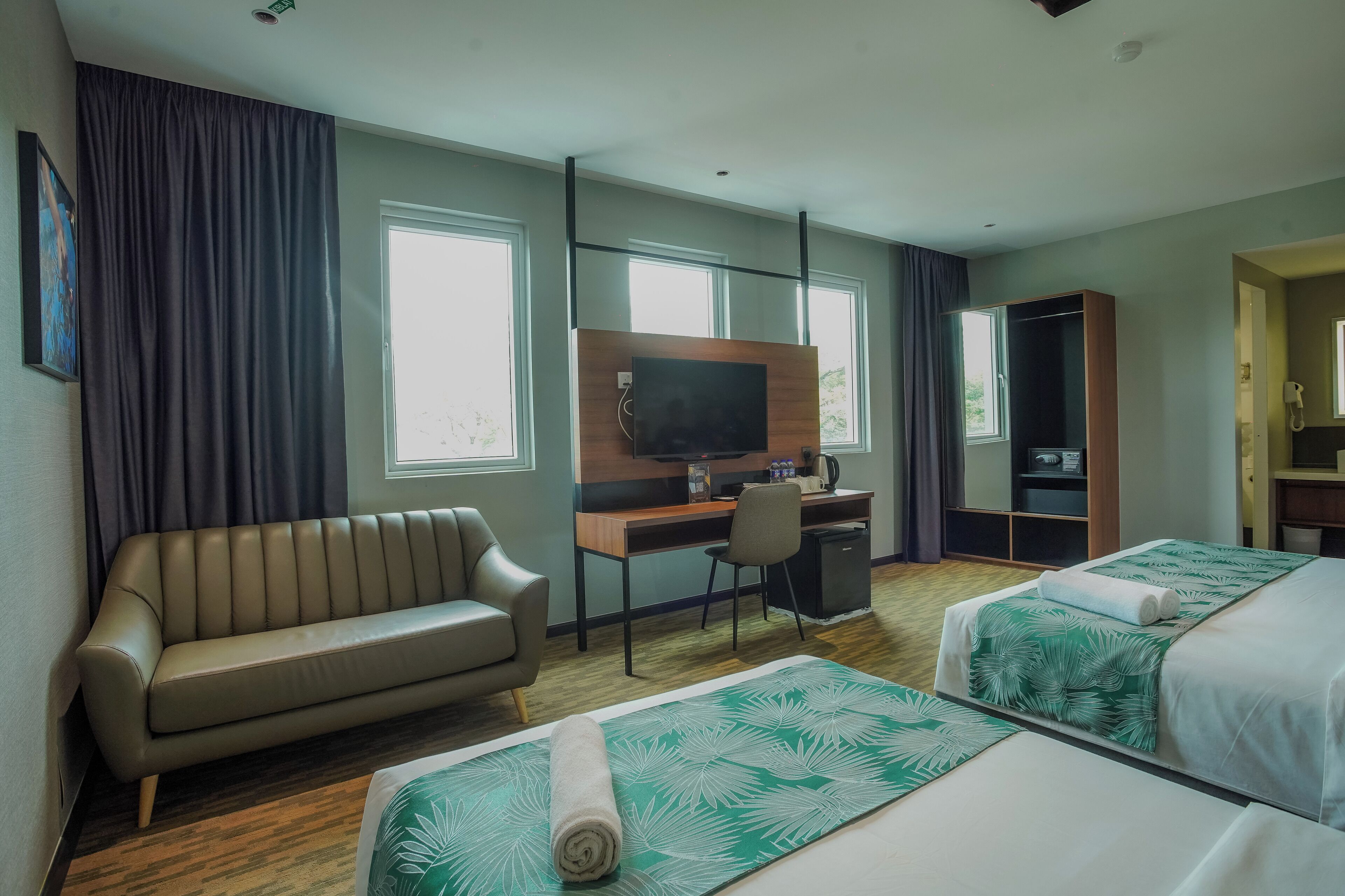 Desk, free WiFi, bed sheets