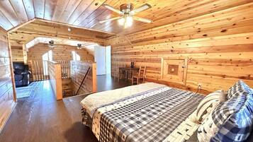 3 bedrooms, desk, iron/ironing board, travel crib