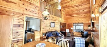Lookout Lane | Loft, Pet-friendly & Covered Deck