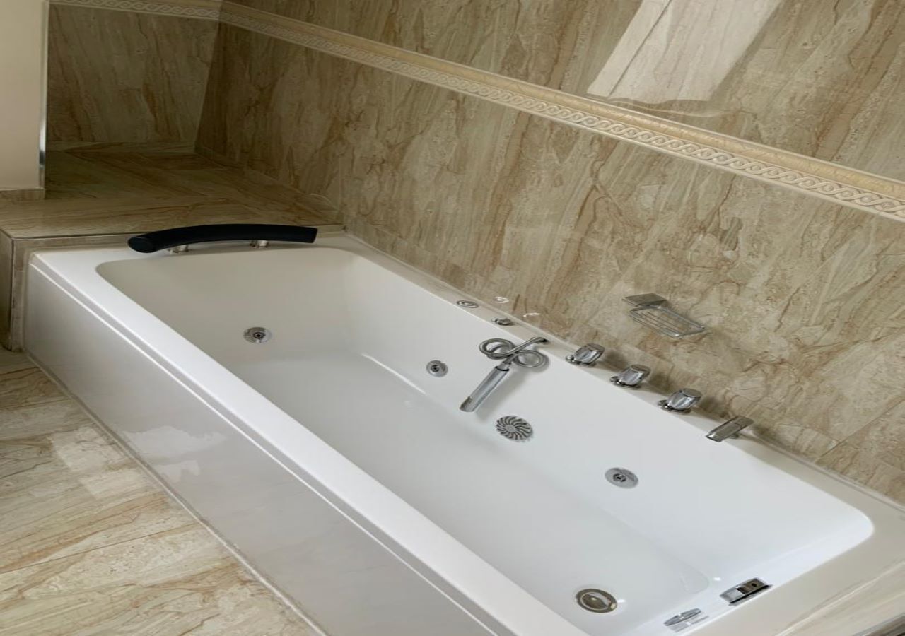 Badkar/dusch, hårtork, handdukar och tvål