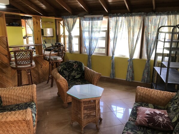 Executive Island Life Suite #6 | Vardagsrum