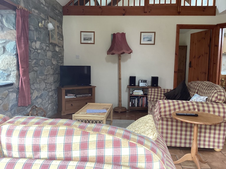 Cosy, Comfortable, Quiet Location, Close To Pembs Coast Path, - Pembrokeshire