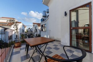 Iron/ironing board - Guisu Villa Dian Lake (Kunming)