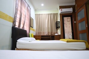 Signature Room, 4 Bedrooms | Free WiFi, bed sheets - OYO Homes 90575 C.k Bahau Homestay (Bahau)