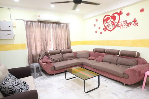 OYO Homes 90575 C.k Bahau Homestay