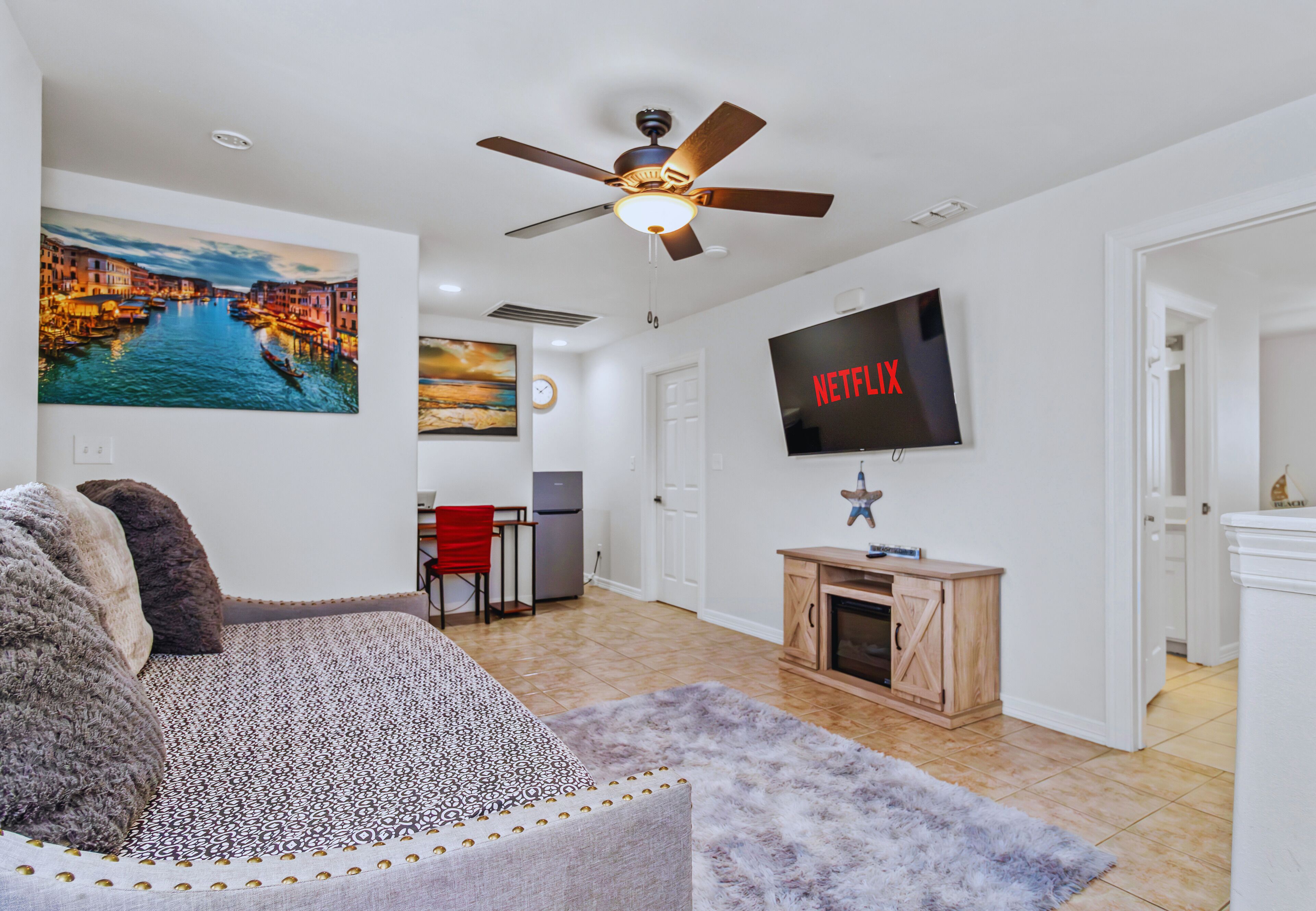 TV, fireplace, stereo