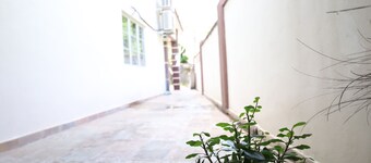 OYO 90585 D Pearl Hotel