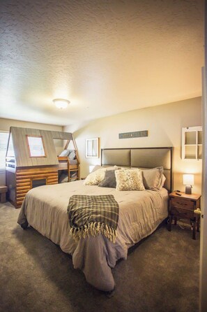 Bureau, lit parapluie, Wi-Fi gratuit, draps fournis