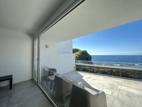 House with sea view for 6 people