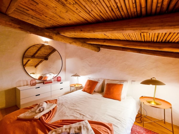 2 slaapkamers, een strijkplank/strijkijzer, gratis wifi, beddengoed