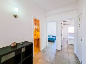 2 habitaciones, tabla de planchar con plancha y wifi gratis 