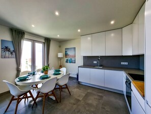 Fridge, microwave, oven, dishwasher - FLH Vilamoura Duplex with Terrace & Pool (Quarteira)