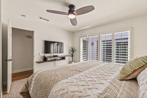 3 chambres, bureau, fer et planche à repasser, Wi-Fi gratuit