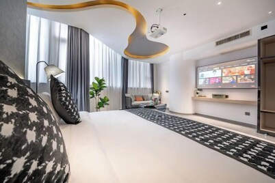 ZhiLin Hotel (Wuxing Street Center Branch)