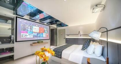 Zhiling Homestay (Five Star Street City Center)
