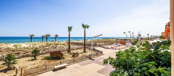 Le front de mer - One Bedroom Apartment, Sleeps 4