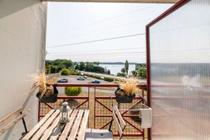 Outdoor dining - L'Effet Mer - Studio Apartment, Sleeps 4 (La Richardais)