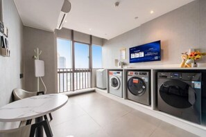 Laundry room - IU Hotel (Zhongshan Xiaolan Parkway Plaza) (Zhongshan)