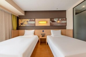 Room - IU Hotel (Zhongshan Xiaolan Parkway Plaza) (Zhongshan)