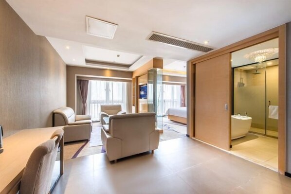 Room - IU Hotel (Zhongshan Xiaolan Parkway Plaza) (Zhongshan)