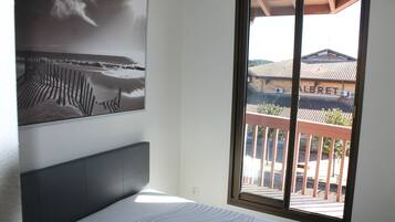 2 Schlafzimmer, BĂŒgeleisen/BĂŒgelbrett, Reisekinderbett, kostenloses WLAN