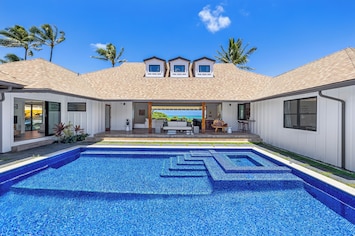 Welcome to unparalleled luxury, where every detail offers a sublime taste of an exquisite Hawaiian vacation.