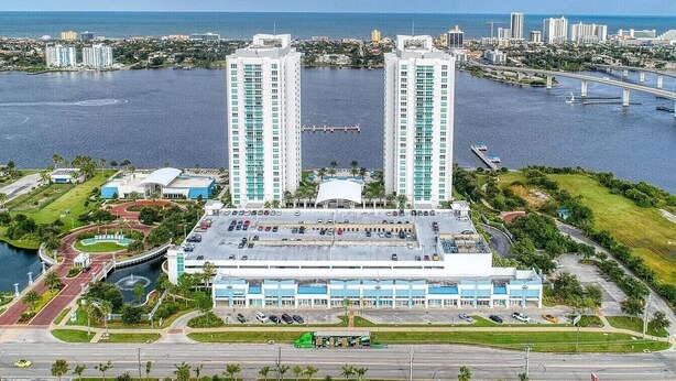 A high-rise hotel with a central courtyard, a marina, and a view of the sea. - 24TH FLOOR WITH STUNNING ENDLESS VIEWS (Holly Hill)