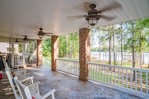 Terrace/patio - Lake Wateree Waterfront Retreat - 6BR w/ Dock, Kayaks, Firepit and Game Room (Winnsboro)
