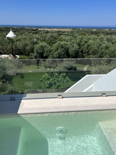 Rural dwelling with sea view