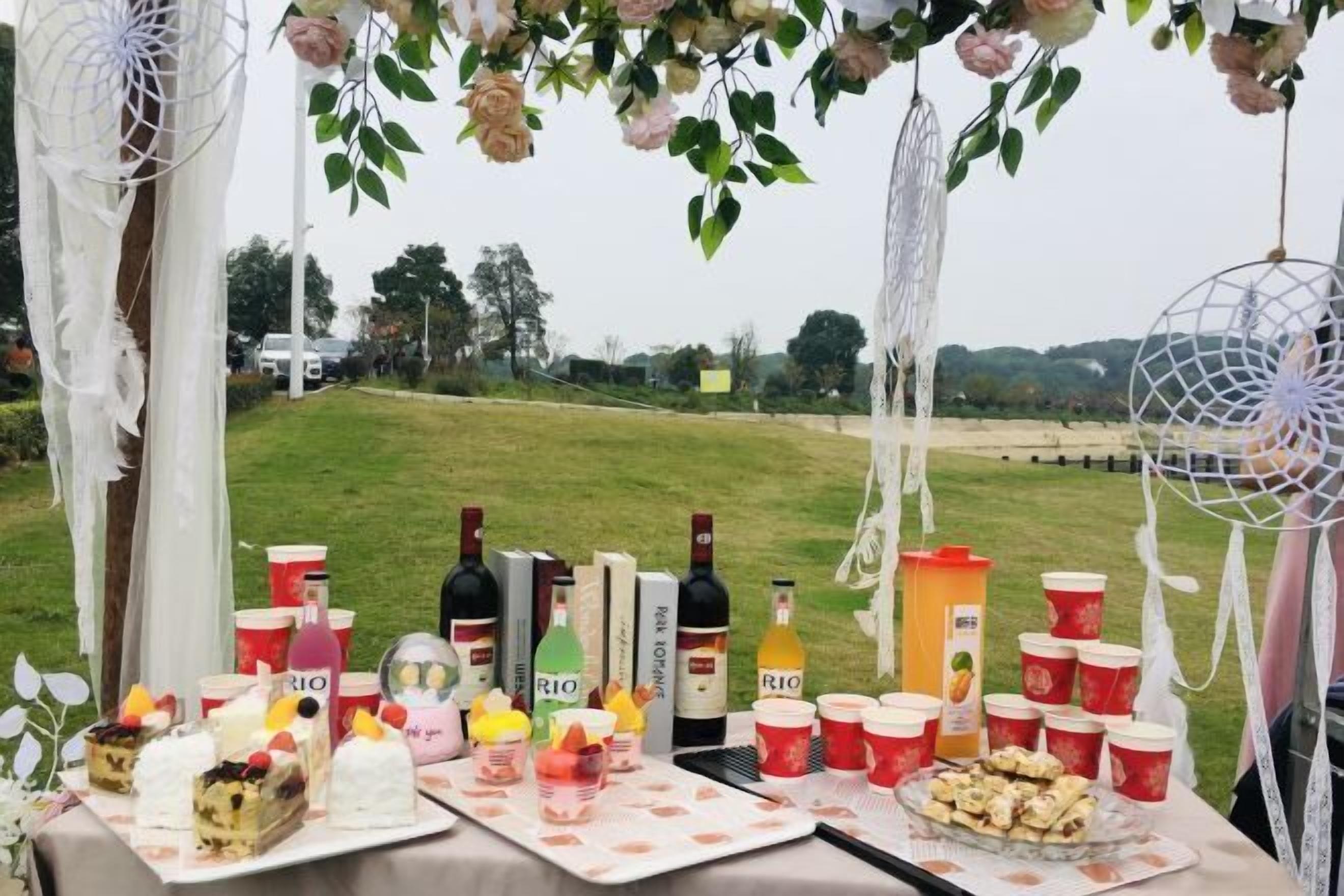 تناول الطعام بالخارج