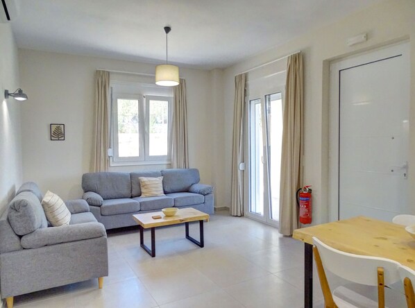 Living area - Lyrids Apartments (Rethymno)