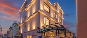 Coasthouse Cafe & Hotel