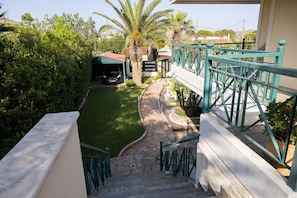 المنطقة المحيطة بالمنشأة