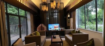 Yichun Jing'an · Changlv Qinlu Jiuling Hot Spring Hotel (Kuangzhong Garden)