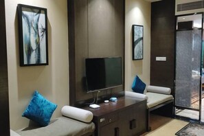 Unclassified image, 2 of 83, button - Yichun Jing'an · Changlv Qinlu Jiuling Hot Spring Hotel (Kuangzhong Garden) (Jing'an)