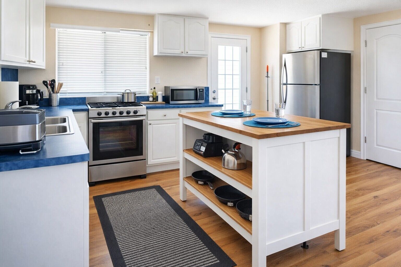 冰箱、微波炉、烤箱、炉灶