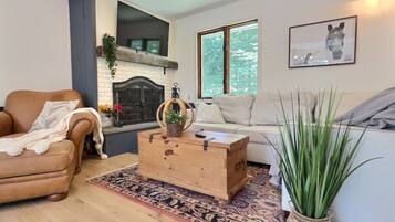 Smart TV, fireplace, video games