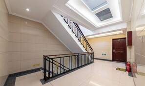 Interior - Mingxiuya Leisure Villa (Emeishan City)