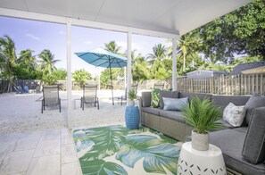 Terrace/patio - *Personal Private Resort* W/ Kayaks, Bikes, Pool, Hot Tub, Volleyball & Tiki Bar (Marathon)
