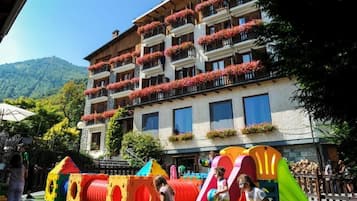Esterni