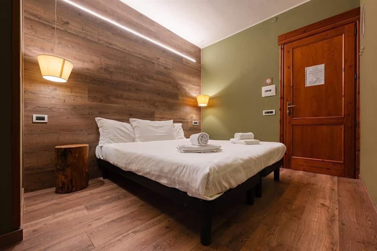 Coffres-forts dans les chambres, Wi-Fi gratuit, draps fournis