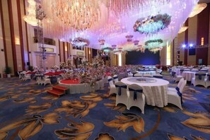 Khu tổ chức tiệc cưới trong nhà