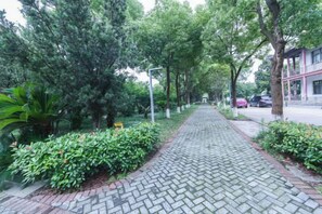 Unclassified image, 4 of 77, button - Dongjiang Holiday Hotel (Danyang)