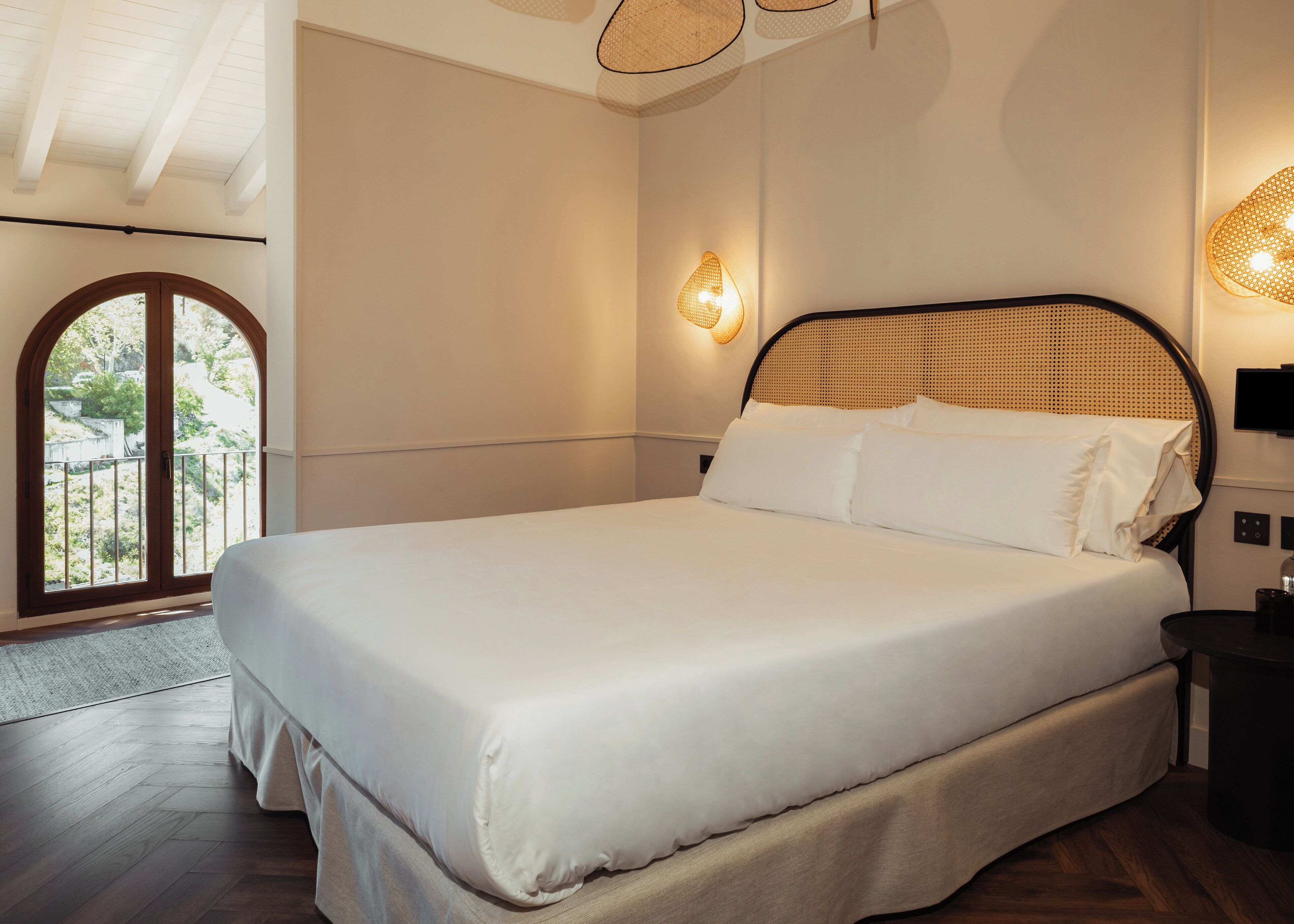 Egyptian cotton sheets, premium bedding, down comforters, in-room safe