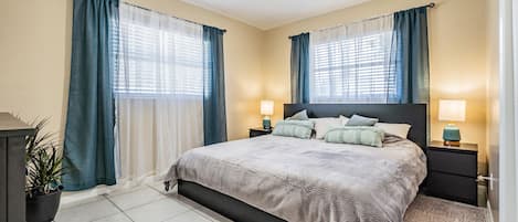 2 bedrooms, desk, travel cot, free WiFi