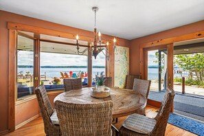 Dining - Lakebay Waterfront (Lakebay)