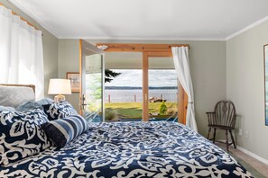 5 bedrooms, desk, free WiFi, bed sheets